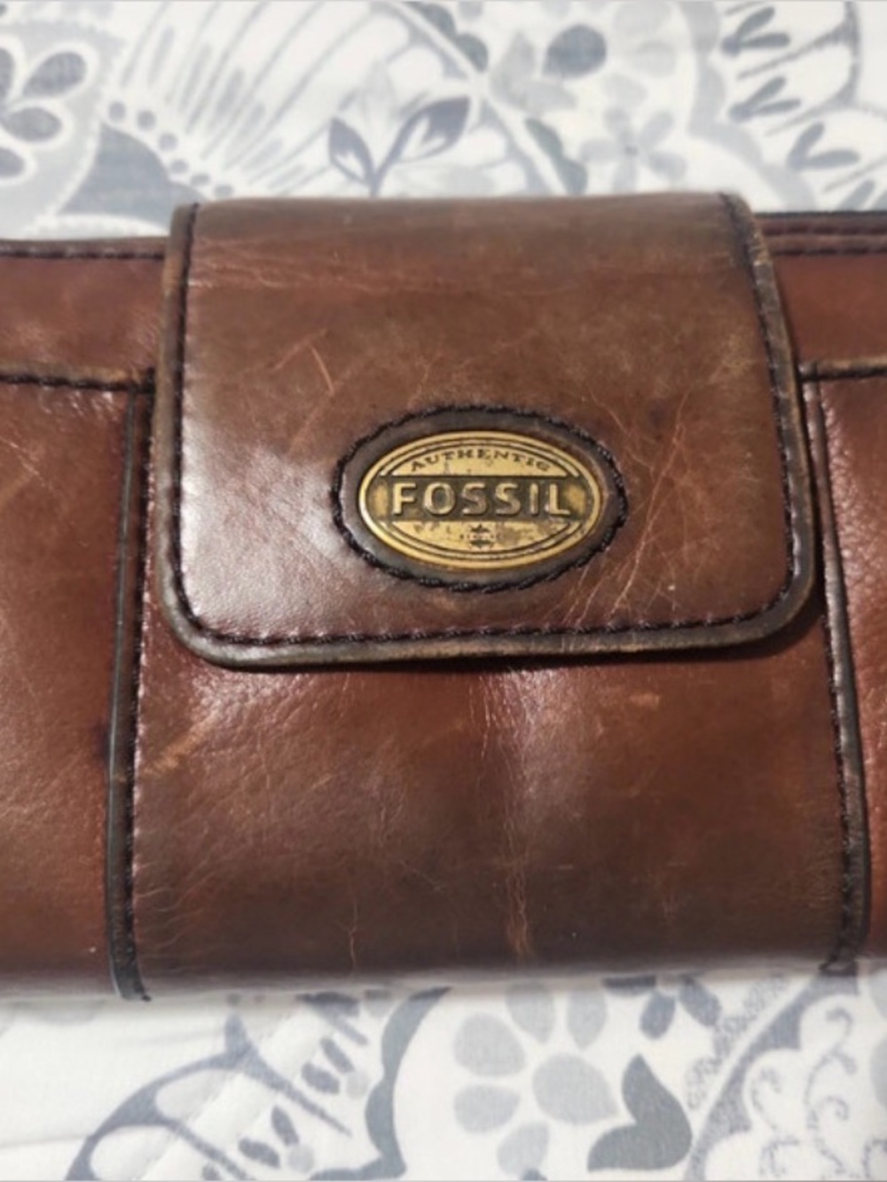 Fossil Brown Leather Trifold Wallet with Brass Logo
